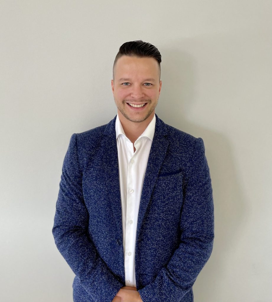 André Jr Laurin, Courtier d'assurance entreprise